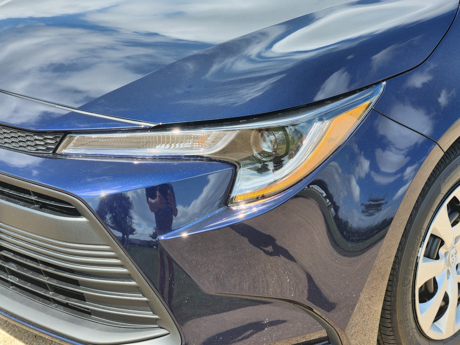 New 2027 Toyota Corolla LE FWD image 9