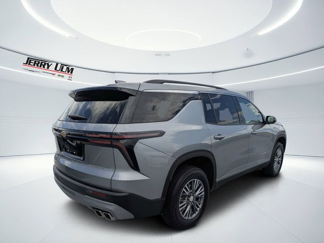 Used 2025 Chevrolet Traverse LT FWD image 3