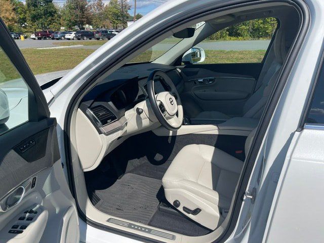 Used 2024 Volvo XC90 B5 Plus w/ Protection Package Premier AWD/4WD image 7