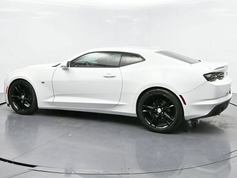 Used 2020 Chevrolet Camaro LT w/ RS Package image 5