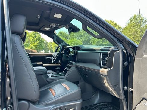 Used 2023 GMC Sierra 1500 AT4 w/ AT4 Premium Package AWD/4WD image 46