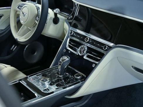 Used 2024 Bentley Flying Spur V8 AWD/4WD image 42