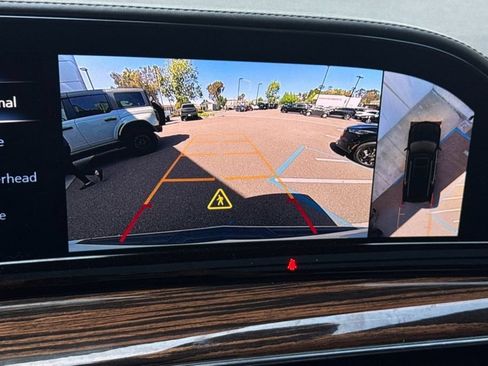 Used 2021 Cadillac Escalade Premium Luxury w/ Driver Assist Tech Package AWD/4WD image 31