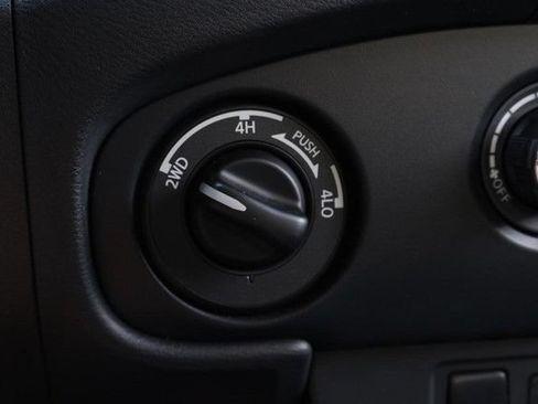 Certified 2022 Nissan Frontier SV AWD/4WD image 14