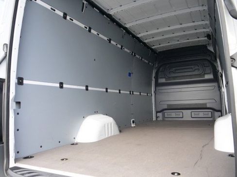 Used 2024 Mercedes-Benz Sprinter 2500 image 20