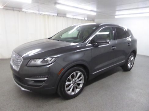 Used 2019 Lincoln MKC Select w/ Select Plus Package FWD image 3