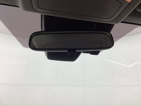 Used 2019 Toyota RAV4 XLE Premium image 28