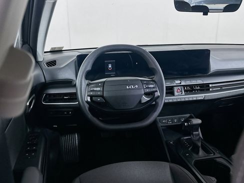 Used 2025 Kia K4 LXS image 18