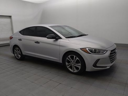 Used 2018 Hyundai Elantra Limited image 11