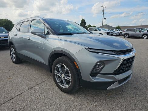 Used 2024 Chevrolet Blazer LT w/ Convenience Package FWD image 2