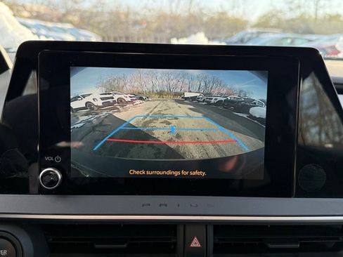 Used 2024 Toyota Prius LE image 38