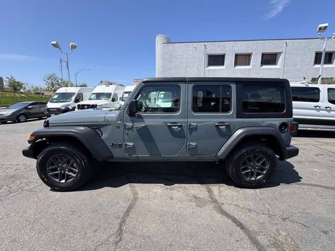 Used 2024 Jeep Wrangler Unlimited Sport AWD/4WD image 9