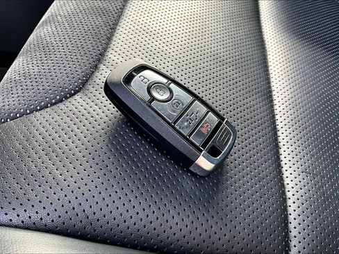 Used 2025 Ford F150 Raptor AWD/4WD image 36