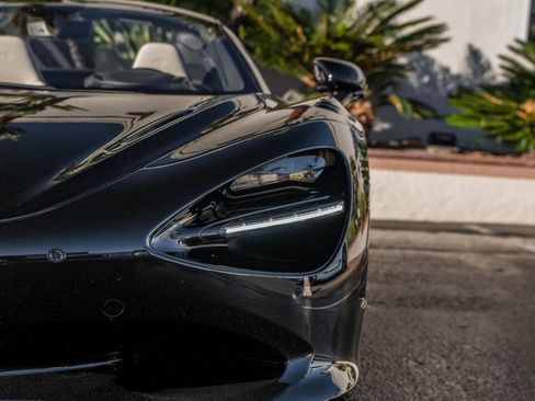 Used 2024 McLaren 750S image 6