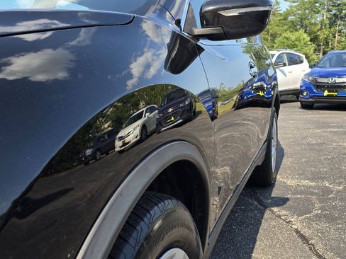 Used 2015 Nissan Rogue S AWD/4WD image 9