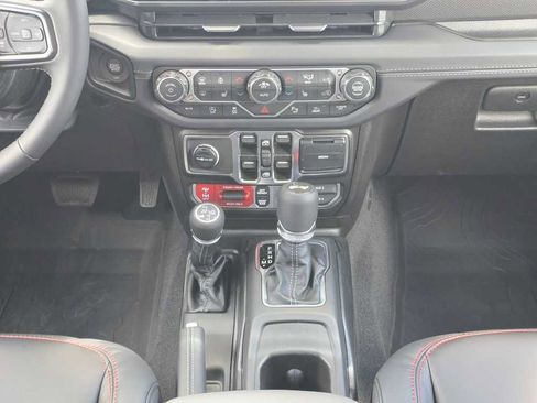 New 2026 Jeep Wrangler Unlimited Rubicon AWD/4WD image 13