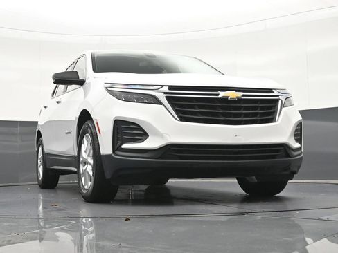 Used 2023 Chevrolet Equinox LS FWD image 35
