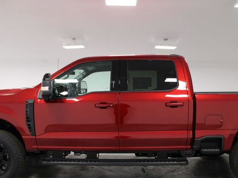 New 2026 Ford F250 Lariat w/ Black Appearance Package image 5