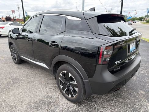 Used 2025 Nissan Kicks SV w/ SV Premium Package AWD/4WD image 4