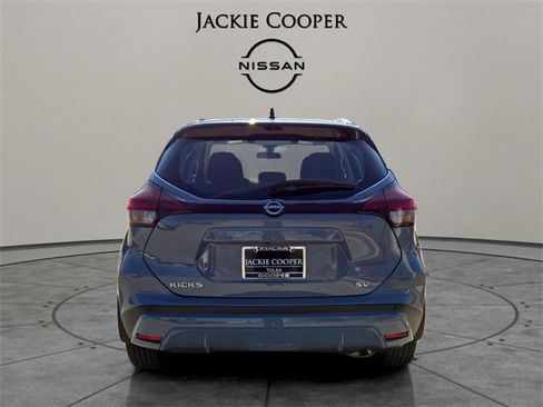 Certified 2023 Nissan Kicks SV image 4
