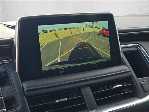 Used 2024 GMC Yukon XL SLE image 13