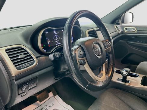 Used 2015 Jeep Grand Cherokee Laredo w/ Quick Order Package 23E AWD/4WD image 8