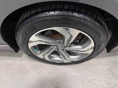 Used 2018 Honda Accord EX-L image 10