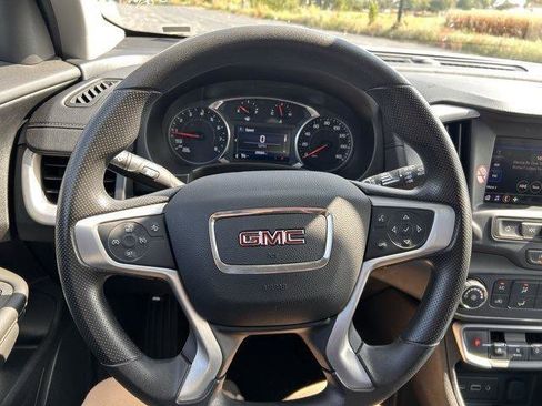 Used 2024 GMC Terrain SLE image 13
