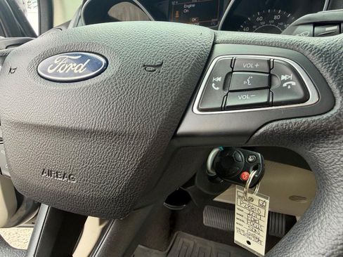 Used 2017 Ford Focus SE FWD image 35