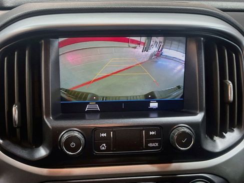 Used 2022 Chevrolet Colorado LT w/ LT Convenience Package AWD/4WD image 14
