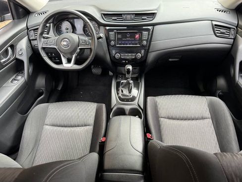 Used 2019 Nissan Rogue SV w/ Premium Package image 12