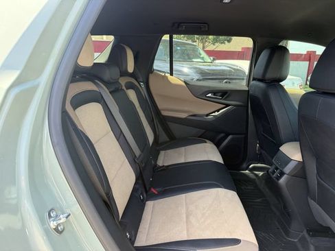 Used 2025 Chevrolet Equinox ACTIV w/ Safety and Technology Package FWD image 32