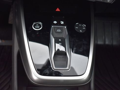 Used 2022 Audi Q4 e-tron Prestige image 22