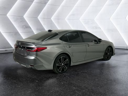 Used 2025 Toyota Camry XSE FWD image 4