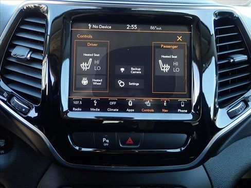 Used 2019 Jeep Cherokee Limited AWD/4WD image 18