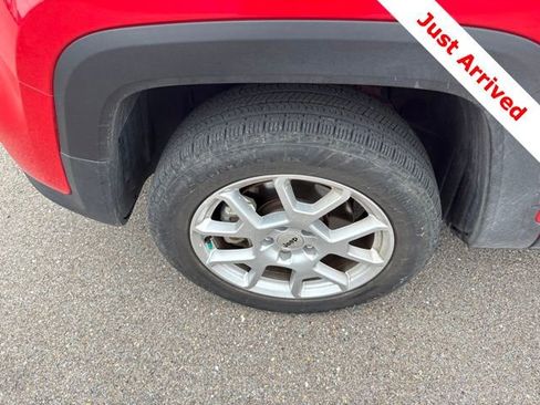 Used 2023 Jeep Renegade Latitude AWD/4WD image 21