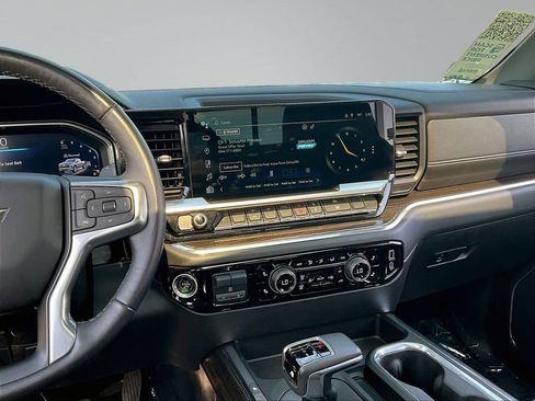 Used 2023 Chevrolet Silverado 1500 RST w/ Rally Edition AWD/4WD image 12