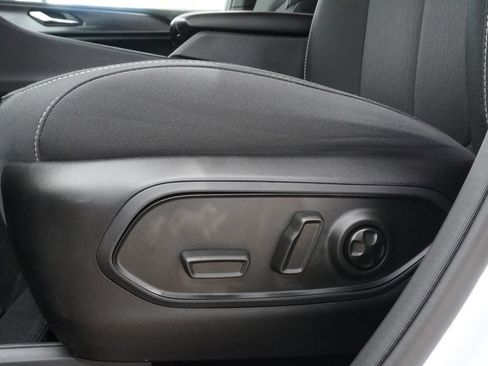 Used 2025 Jeep Grand Cherokee Laredo AWD/4WD image 27
