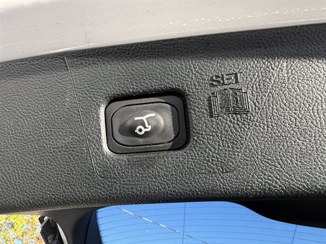 Used 2021 Ford Edge Titanium w/ Equipment Group 301A AWD/4WD image 31