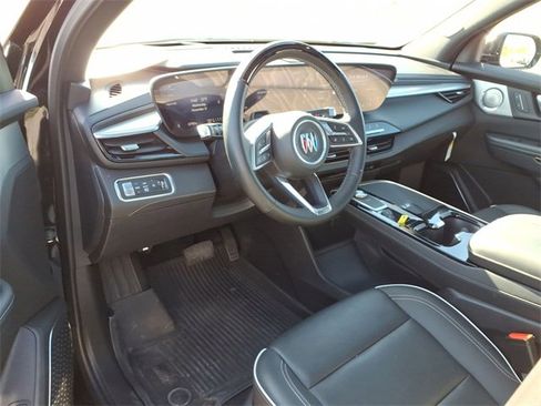 Certified 2025 Buick Enclave Avenir w/ Super Cruise Package image 10