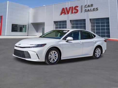 Used 2025 Toyota Camry LE image 1
