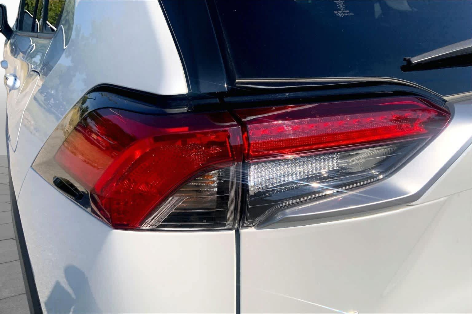 Used 2023 Toyota RAV4 Limited AWD/4WD image 28