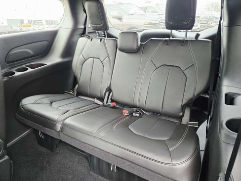 New 2026 Chrysler Pacifica Select w/ S Appearance Package FWD image 15