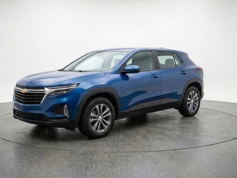 Used 2025 Chevrolet Equinox LT FWD image 3