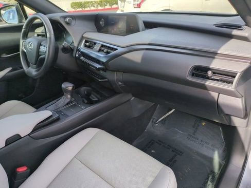 Used 2020 Lexus UX 250h w/ Premium Package image 32