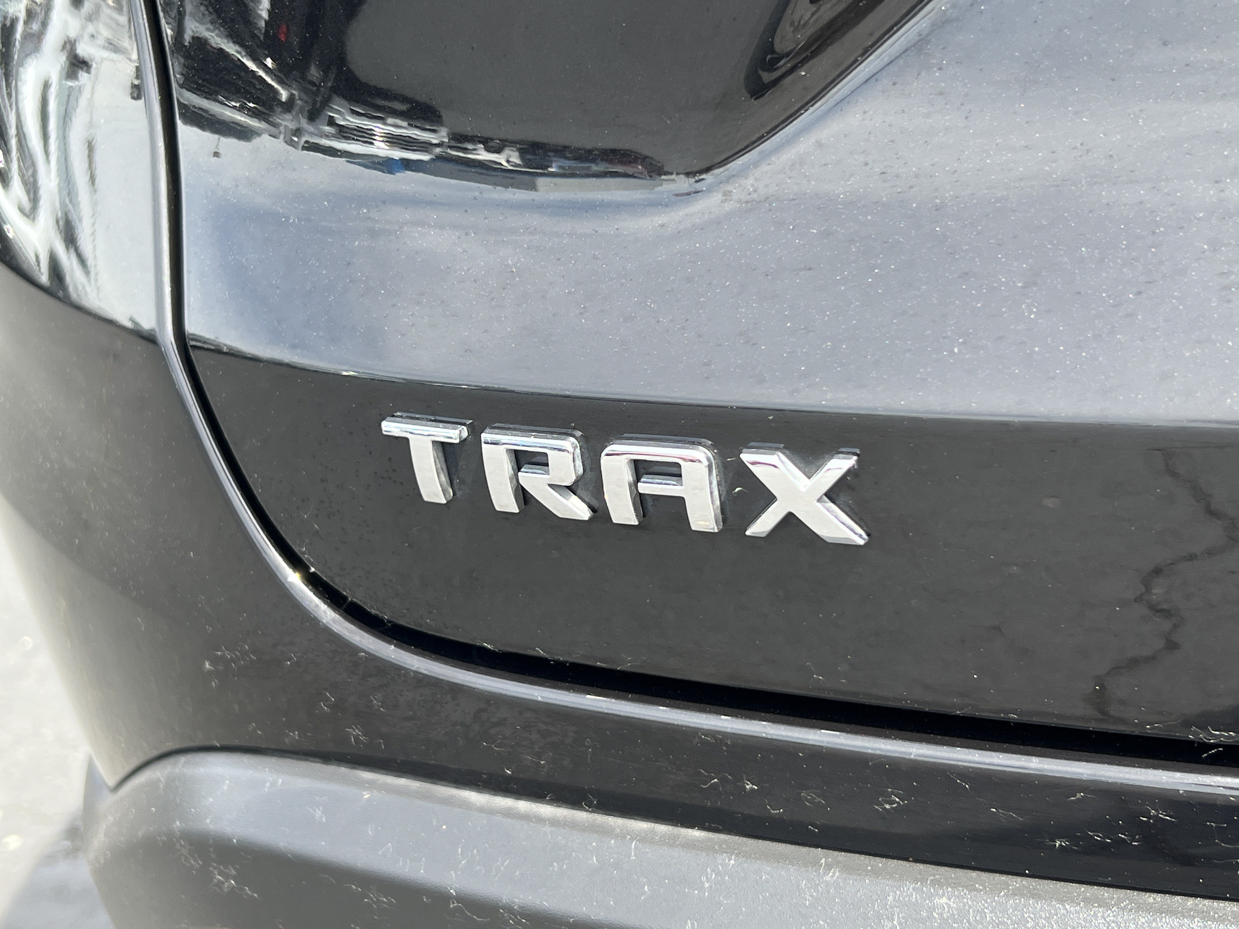 Used 2025 Chevrolet Trax LT FWD image 9