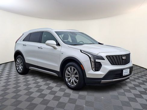 Used 2020 Cadillac XT4 Premium Luxury w/ Cold Weather Package AWD/4WD image 3