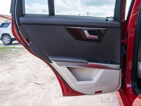 Used 2015 Mercedes-Benz GLK 350 GLK 350 4dr SUV w/ Premium 1 Package image 11