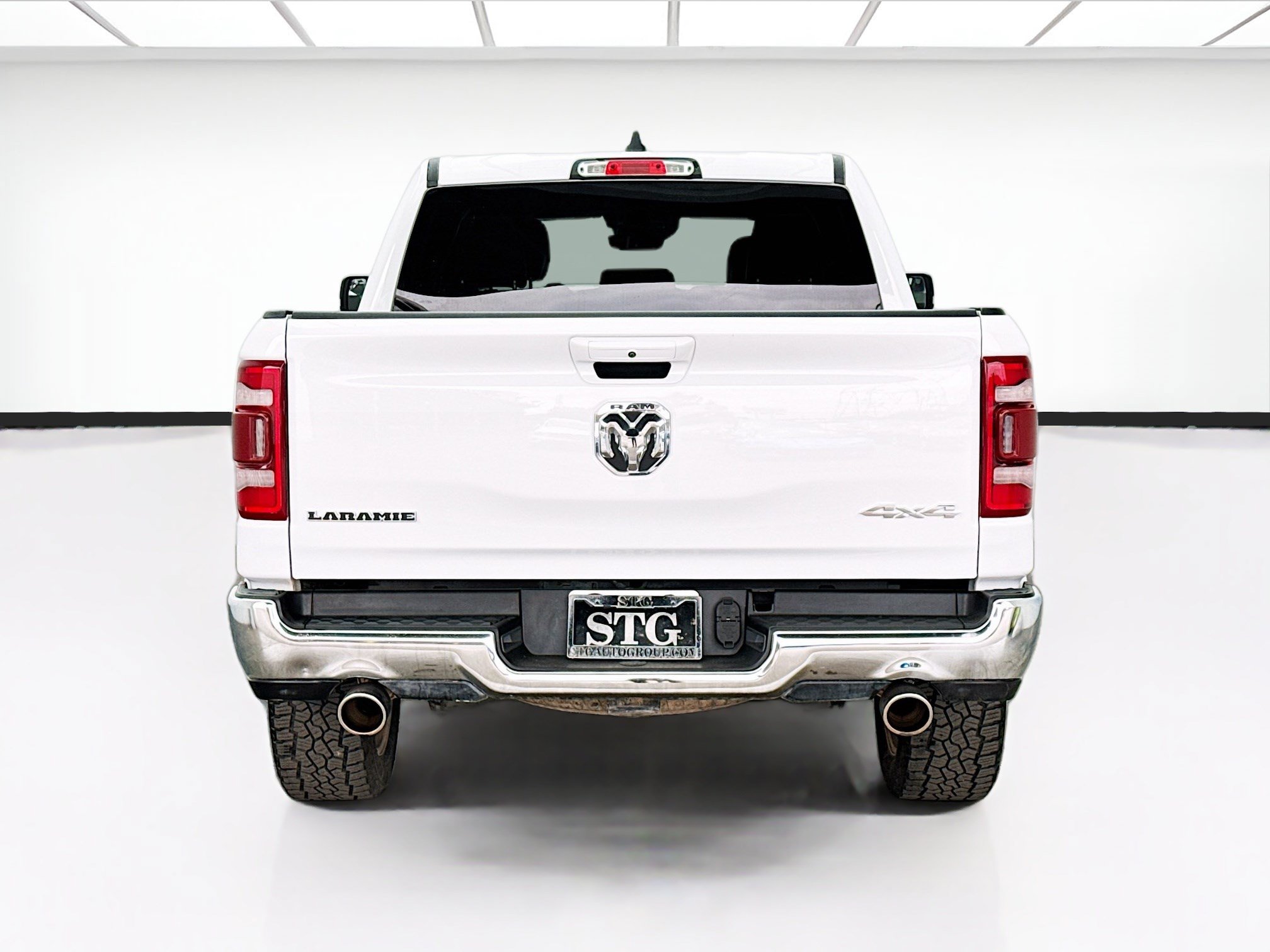 Used 2024 RAM 1500 Laramie AWD/4WD image 5