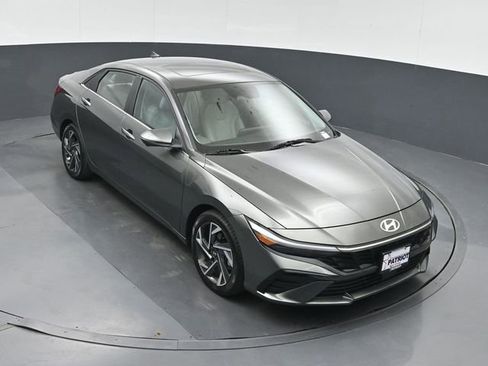 Used 2024 Hyundai Elantra Limited FWD image 37